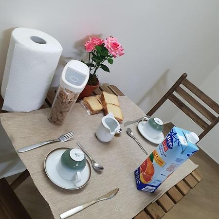 Casa Basile 15 Bed & Breakfast เนเปิลส์ ภายนอก รูปภาพ