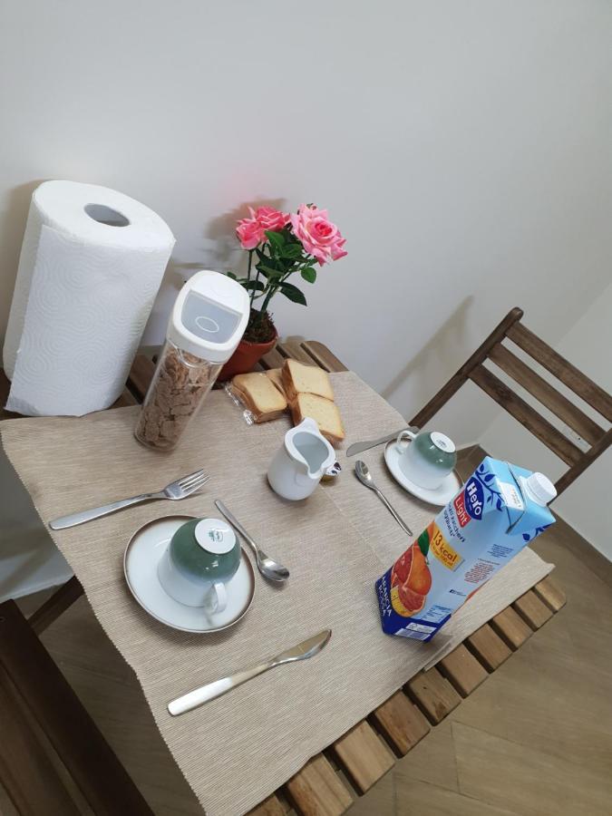 Casa Basile 15 Bed & Breakfast เนเปิลส์ ภายนอก รูปภาพ