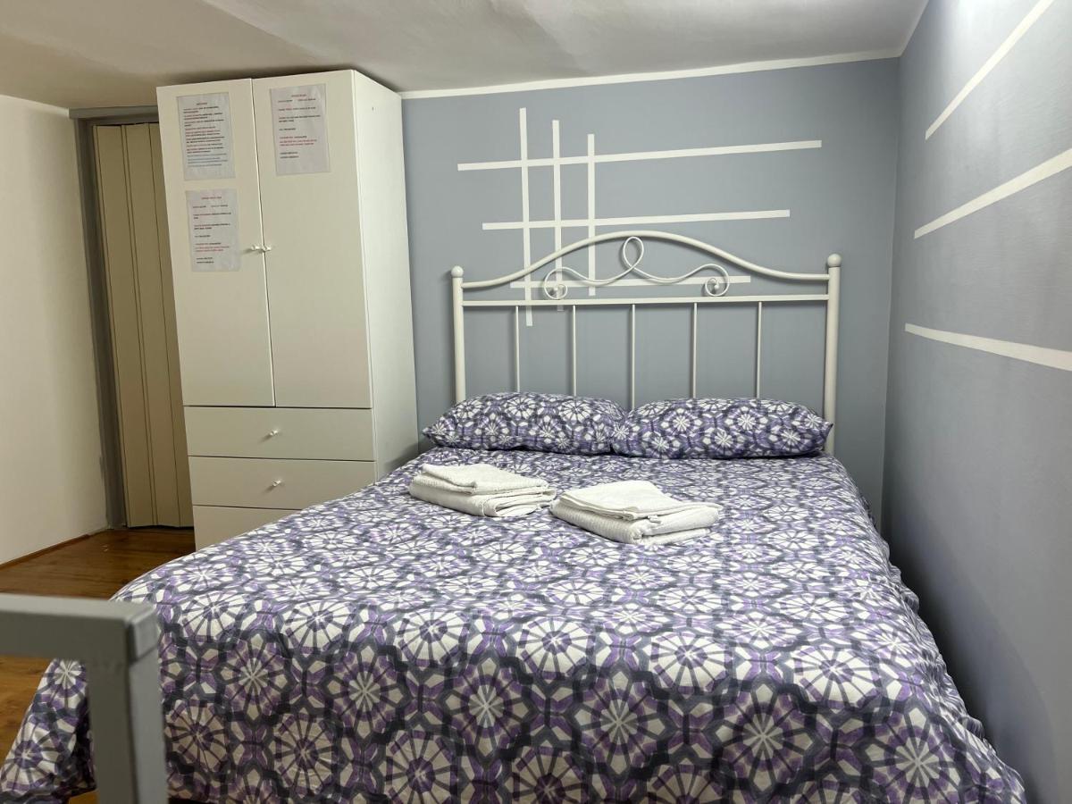 Casa Basile 15 Bed & Breakfast เนเปิลส์ ภายนอก รูปภาพ