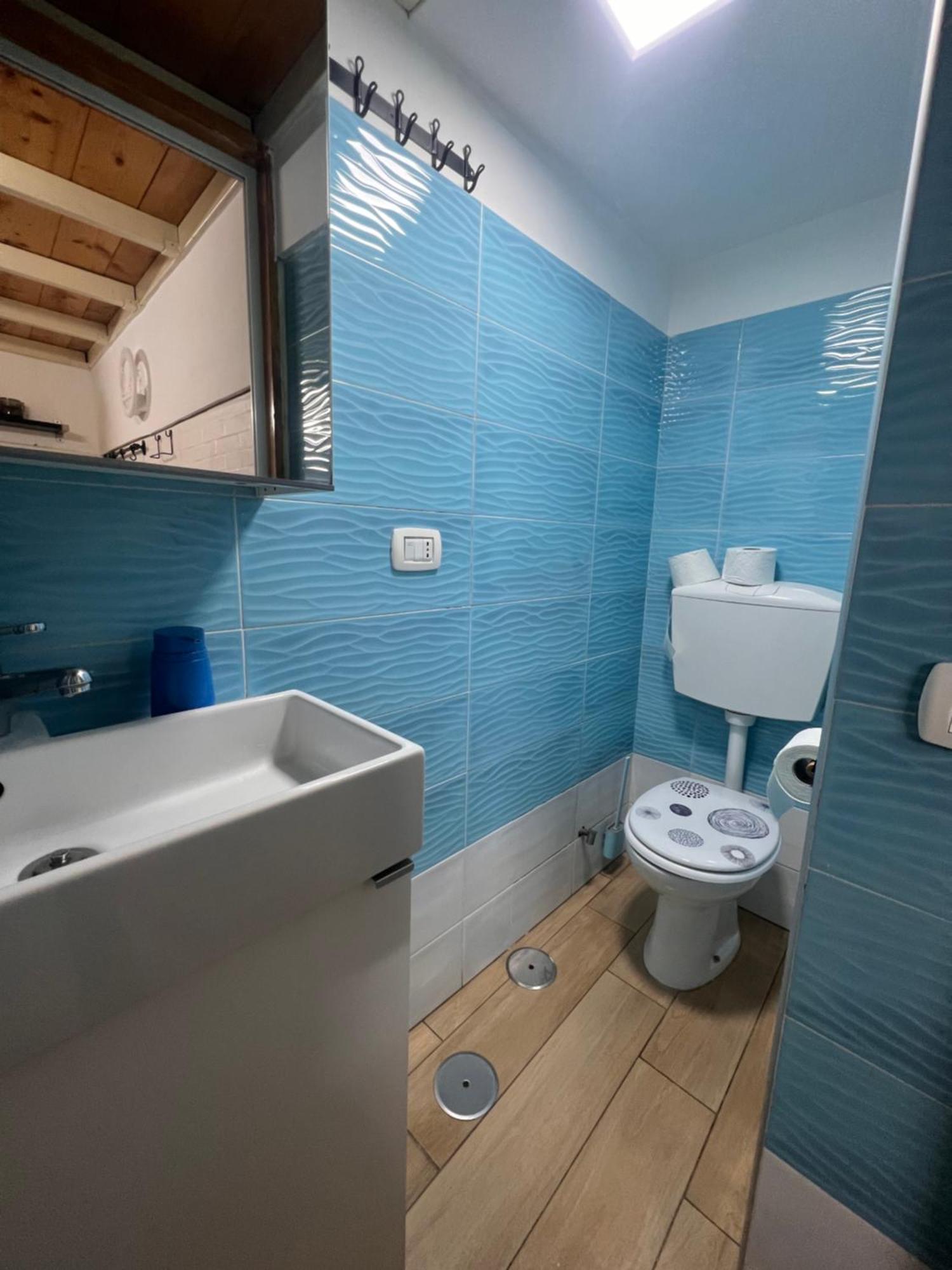 Casa Basile 15 Bed & Breakfast เนเปิลส์ ภายนอก รูปภาพ